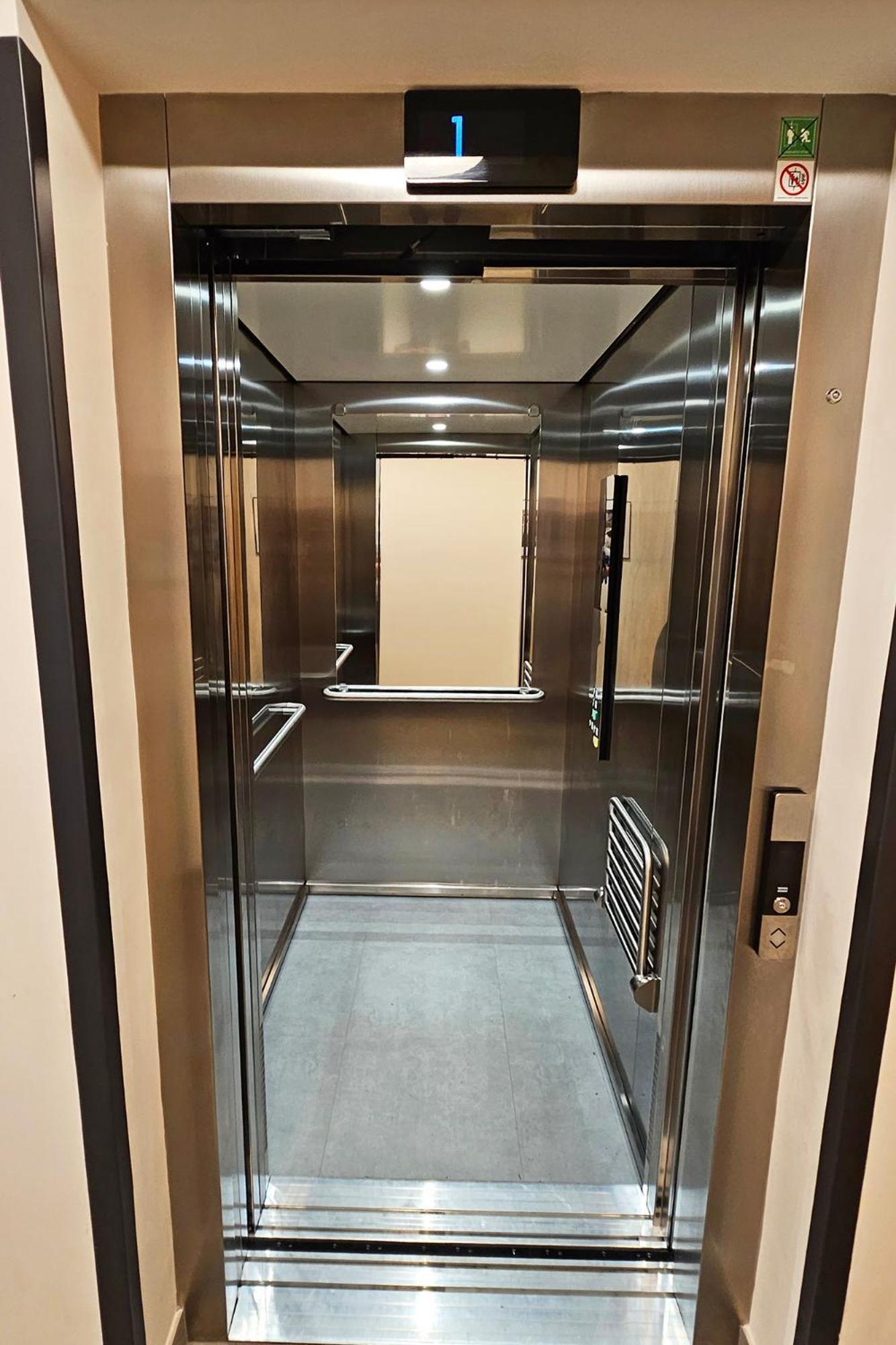 Enjoy Harrachov - Atraktivní klidný klimatizovaný apartmán 20 v centru Harrachova s wallboxem EV, herní konzolí, Ipad, Netflix, výhledem do zahrady a na romantický kostelík Exterior foto
